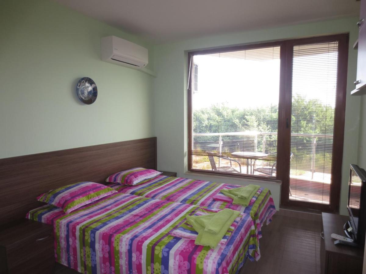Fantasy Apartments Saint Constantine And Helena Resort Saints Constantine and Helena Esterno foto