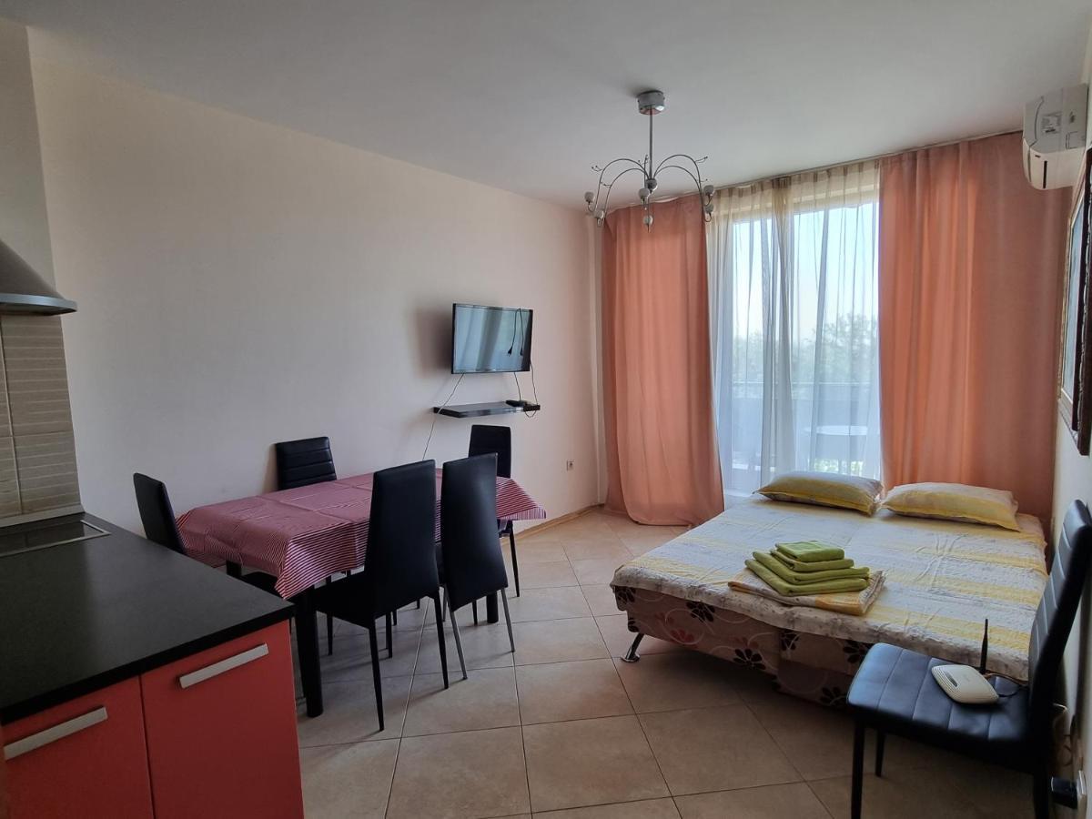 Fantasy Apartments Saint Constantine And Helena Resort Saints Constantine and Helena Esterno foto