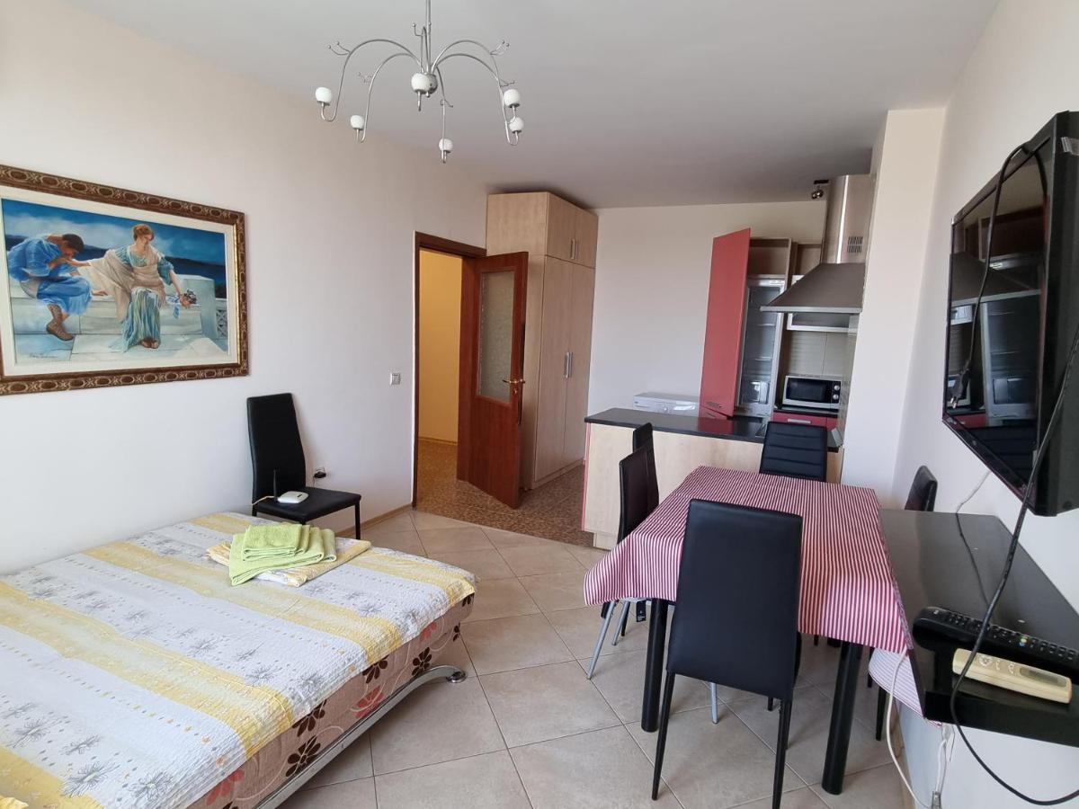 Fantasy Apartments Saint Constantine And Helena Resort Saints Constantine and Helena Esterno foto